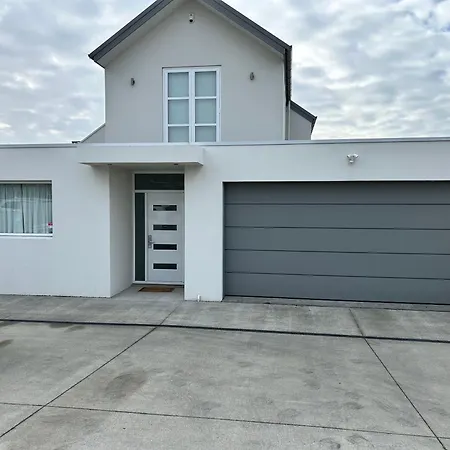 Cbay Executive Accommodation Timaru Exterior photo